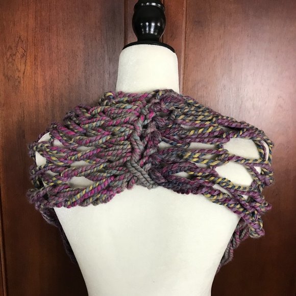 Chunky Knitted Gray Purple Statement Infinity Scarf - Picture 4 of 6